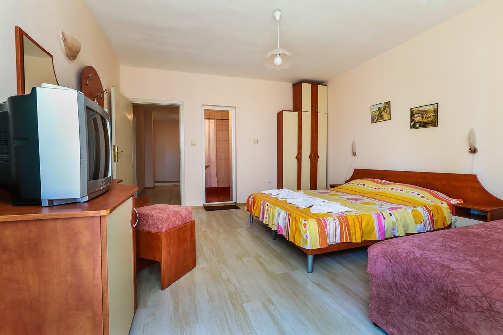 Guest House ,, Ekaterina" Νεσέμπαρ Εξωτερικό φωτογραφία